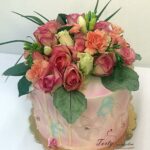 Tort z żywymi kwiatami bez masy cukrowej