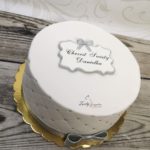 tort biały na chrzest
