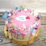 tort drip różowy z motylkami