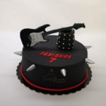 tort rockowy z gitarą