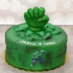 tort z ręką Hulk