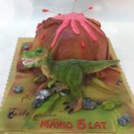 tort z dinozaurem i wulkanem