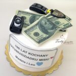 tort z pieniędzmi i kluczykami dla faceta