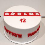 tort z logo gry roblox