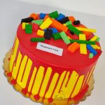 tort drip cake z klockami lego