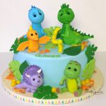 tort z bajkowymi dinozaurami