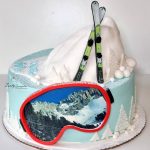zimowy tort dla narciarza