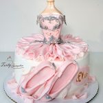 tort z sukienką dla baletnicy