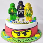 tort lego ninjago z figurkami