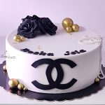 tort w stylu chanel dla kobiety