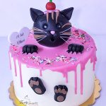 tort z kotkiem w torcie