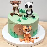 tort z z małpką, misiem i tygrysem